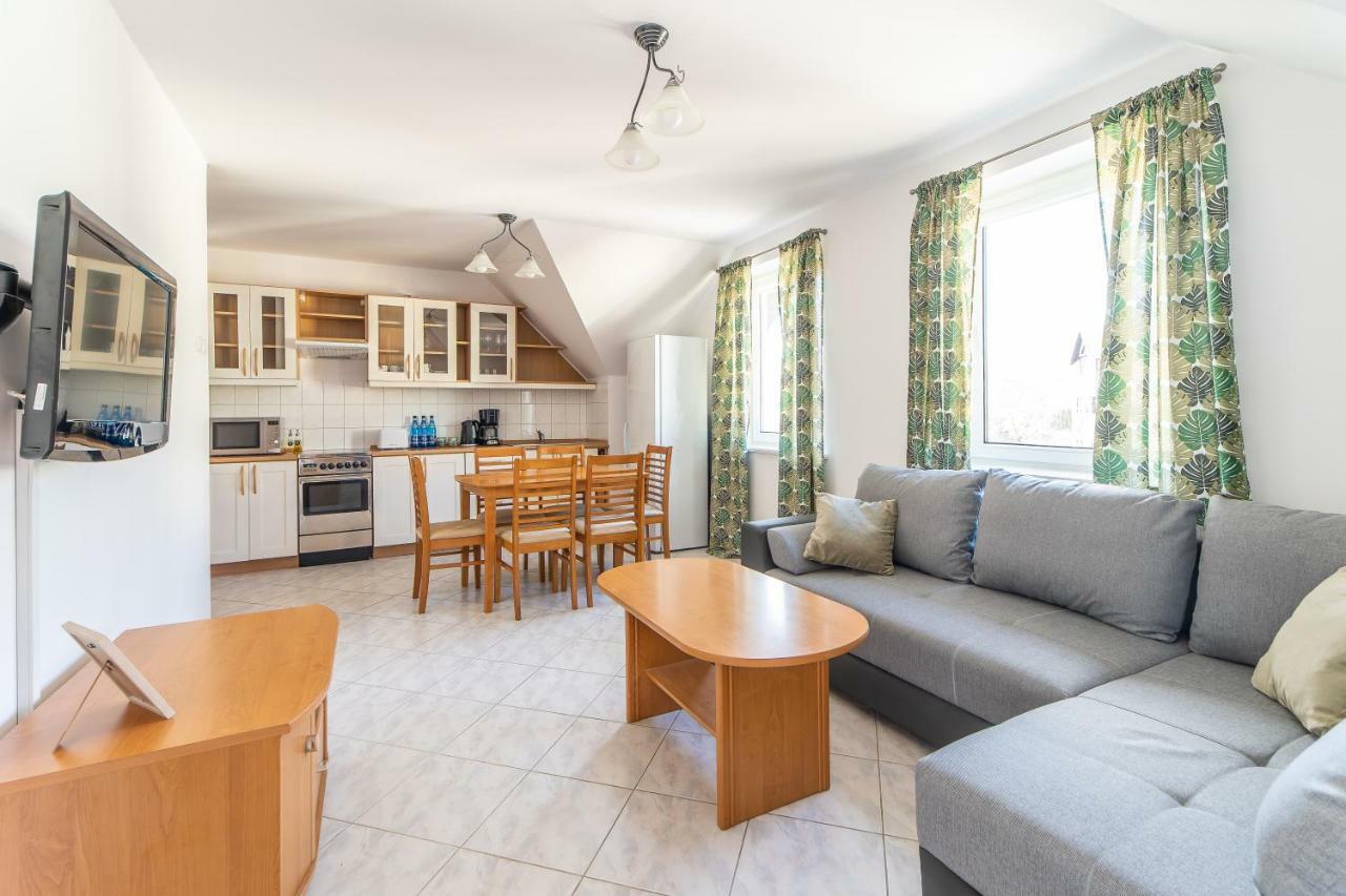 3-Bedroom Apartment Plac Neptuna By Noclegi Renters 미엥지즈드로예 외부 사진