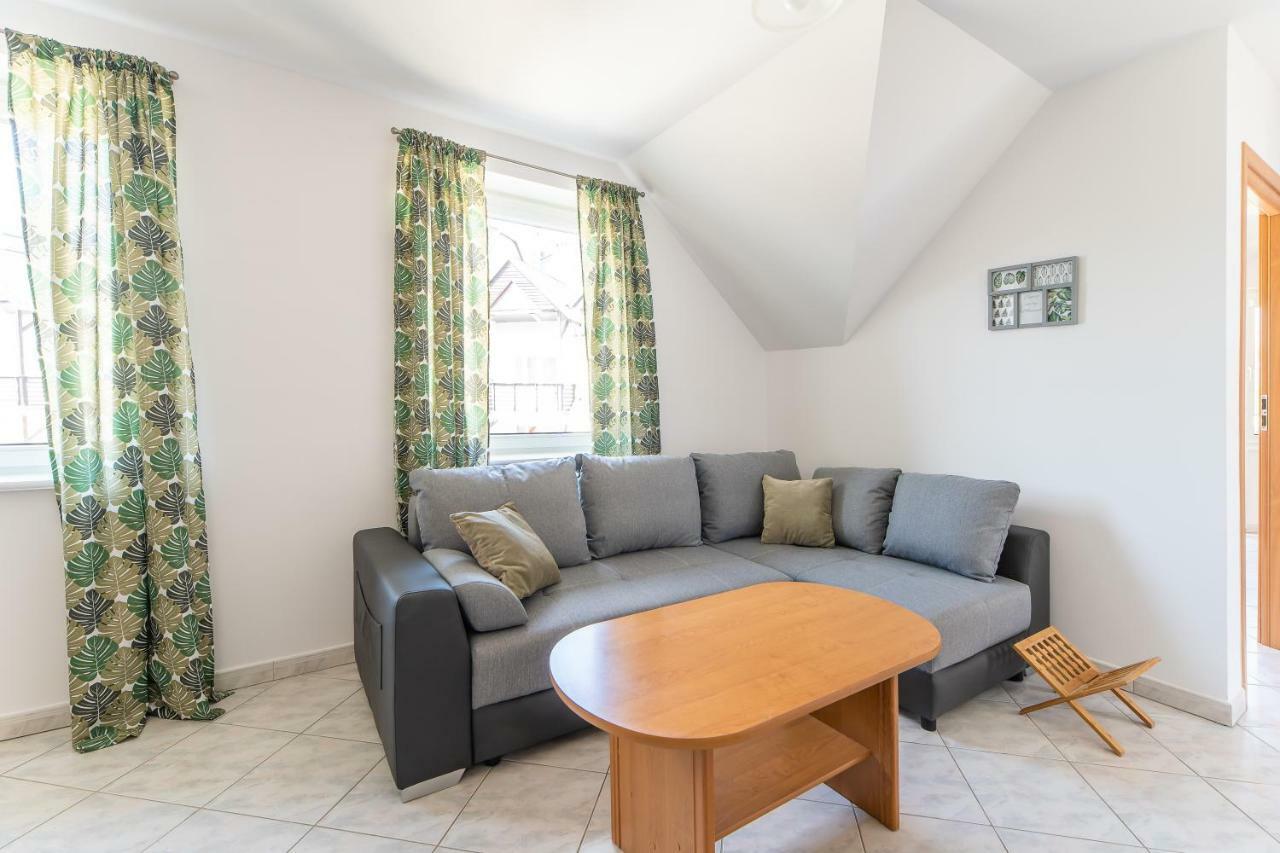 3-Bedroom Apartment Plac Neptuna By Noclegi Renters 미엥지즈드로예 외부 사진