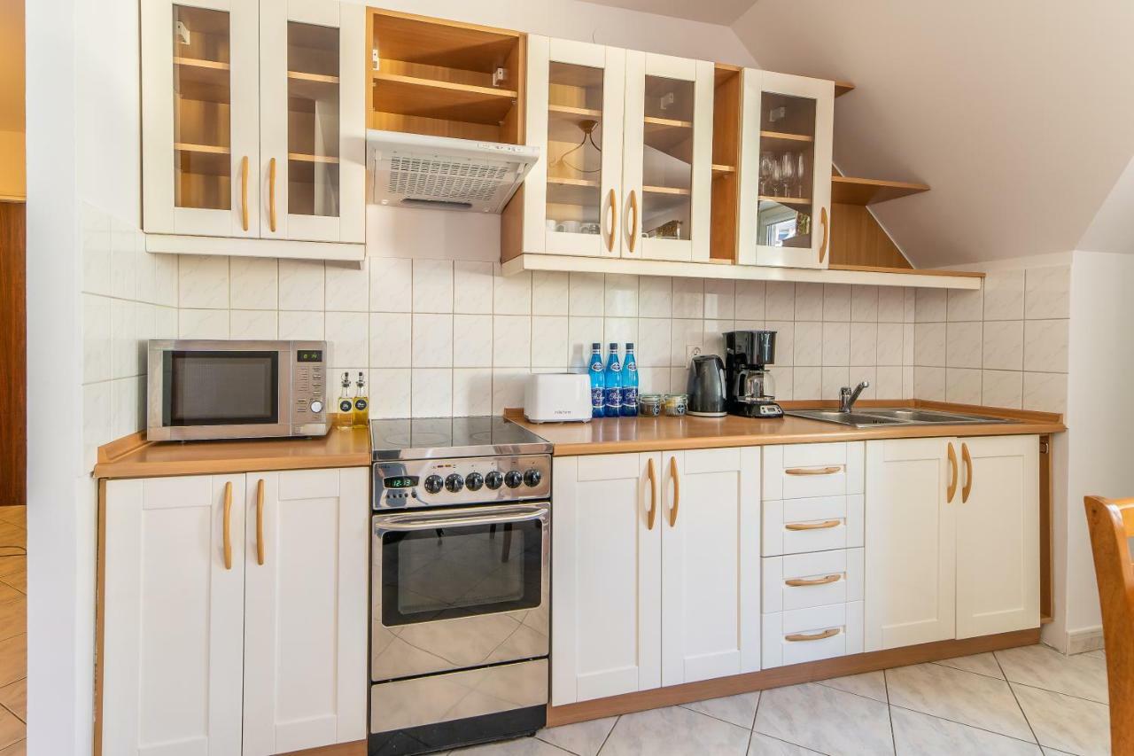 3-Bedroom Apartment Plac Neptuna By Noclegi Renters 미엥지즈드로예 외부 사진