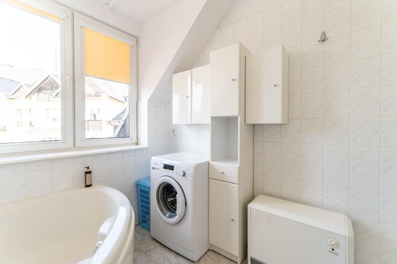 3-Bedroom Apartment Plac Neptuna By Noclegi Renters 미엥지즈드로예 외부 사진